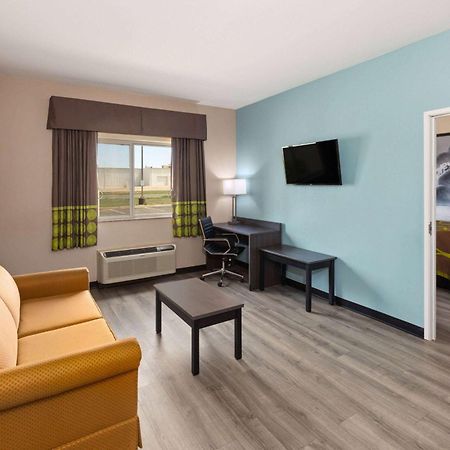 Super 8 By Wyndham Lubbock West Hotel Eksteriør billede
