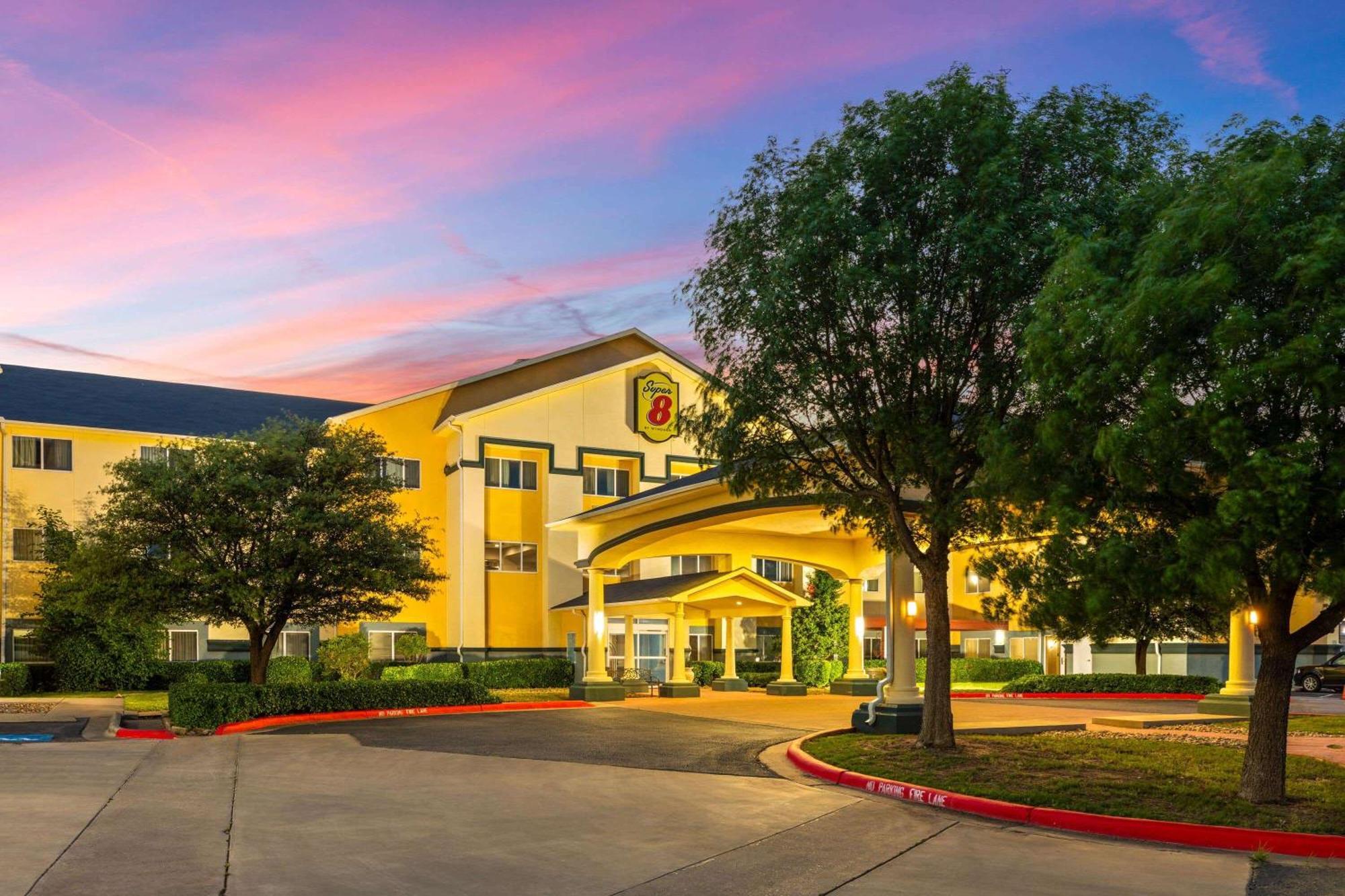 Super 8 By Wyndham Lubbock West Hotel Eksteriør billede