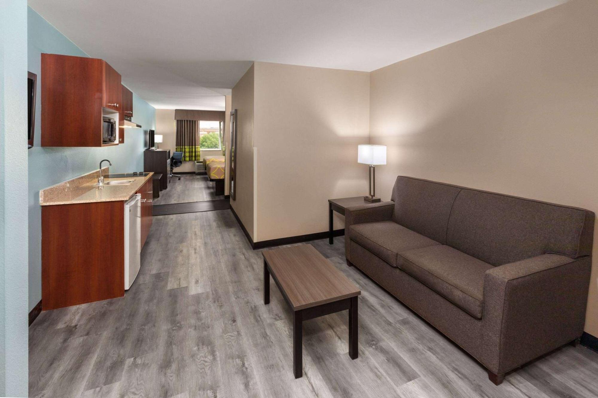 Super 8 By Wyndham Lubbock West Hotel Eksteriør billede